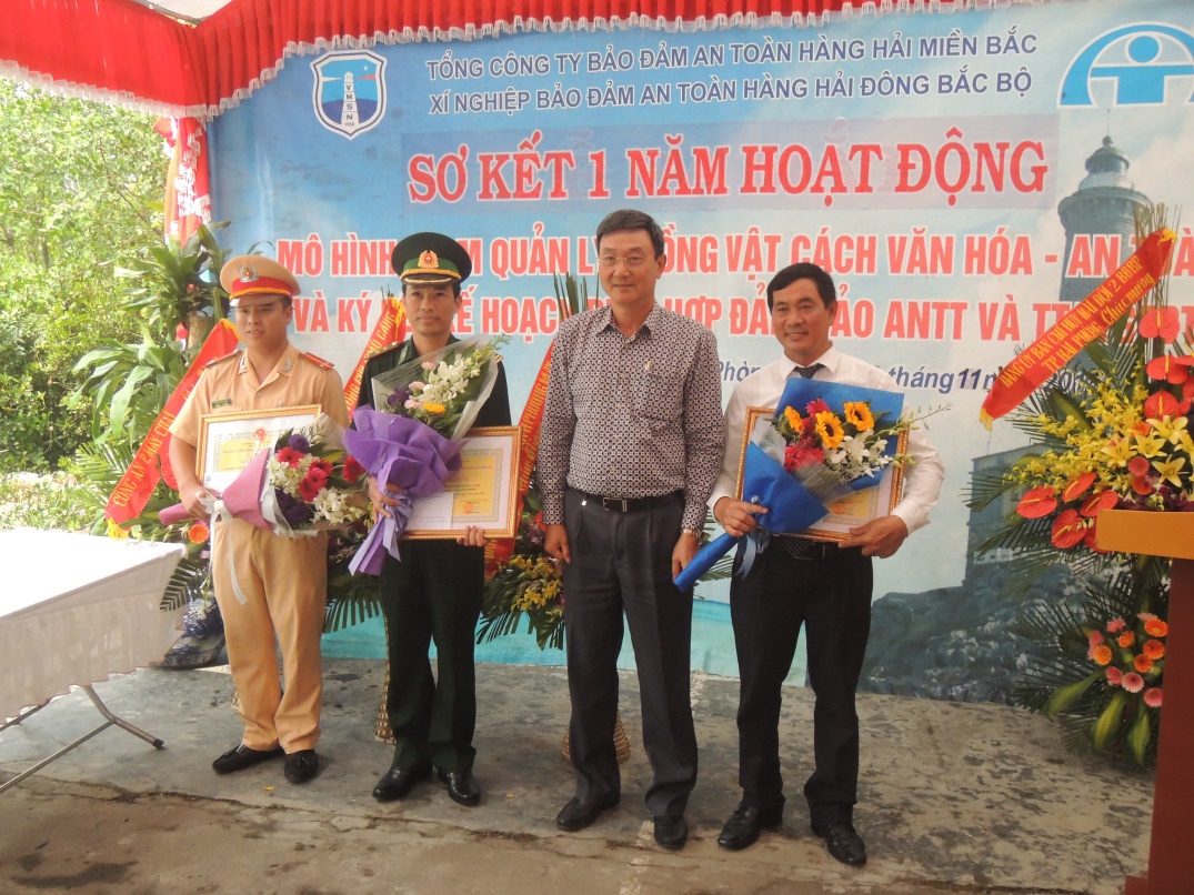 Hội nghị Sơ kết 1 năm hoạt động mô hình trạm quản lý luồng Vật Cách “Văn hóa – An toàn” và ký kết kế hoạch phối hợp đảm bảo an toàn trật tự và trật tự an toàn giao thông đường thủy 