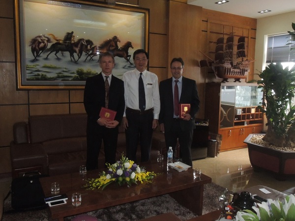 Tổng Công ty Bảo đảm an toàn hàng hải miền Bắc làm việc với đoàn công tác của Cơ quan thủy đạc Anh (UKHO) 