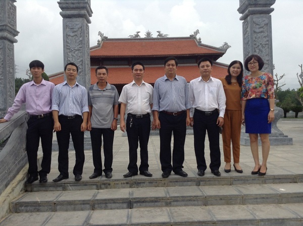 Công ty TNHH MTV Hoa tiêu hàng hải khu vực VI tham gia cùng đoàn công tác Thanh tra Cục Hàng hải Việt Nam dâng hương tại Khu Di tích lịch sử Truông Bồn