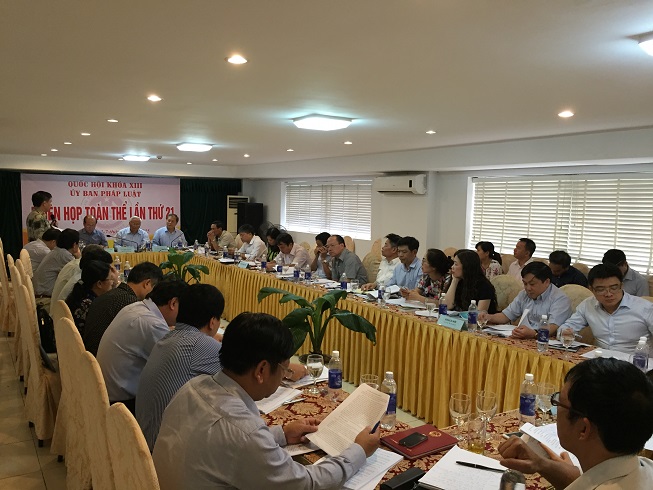 Phiên họp toàn thể của Ủy ban pháp luật về Bộ luật Hàng hải (sửa đổi)