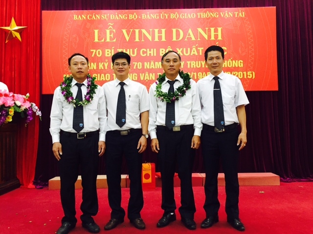 Lễ Tuyên dương bí thư chi bộ xuất sắc trong ngành Giao thông vận tải nhân dịp kỷ niệm 70 năm Ngày truyền thống và Đại hội thi đua yêu nước Ngành Giao thông vận tải.