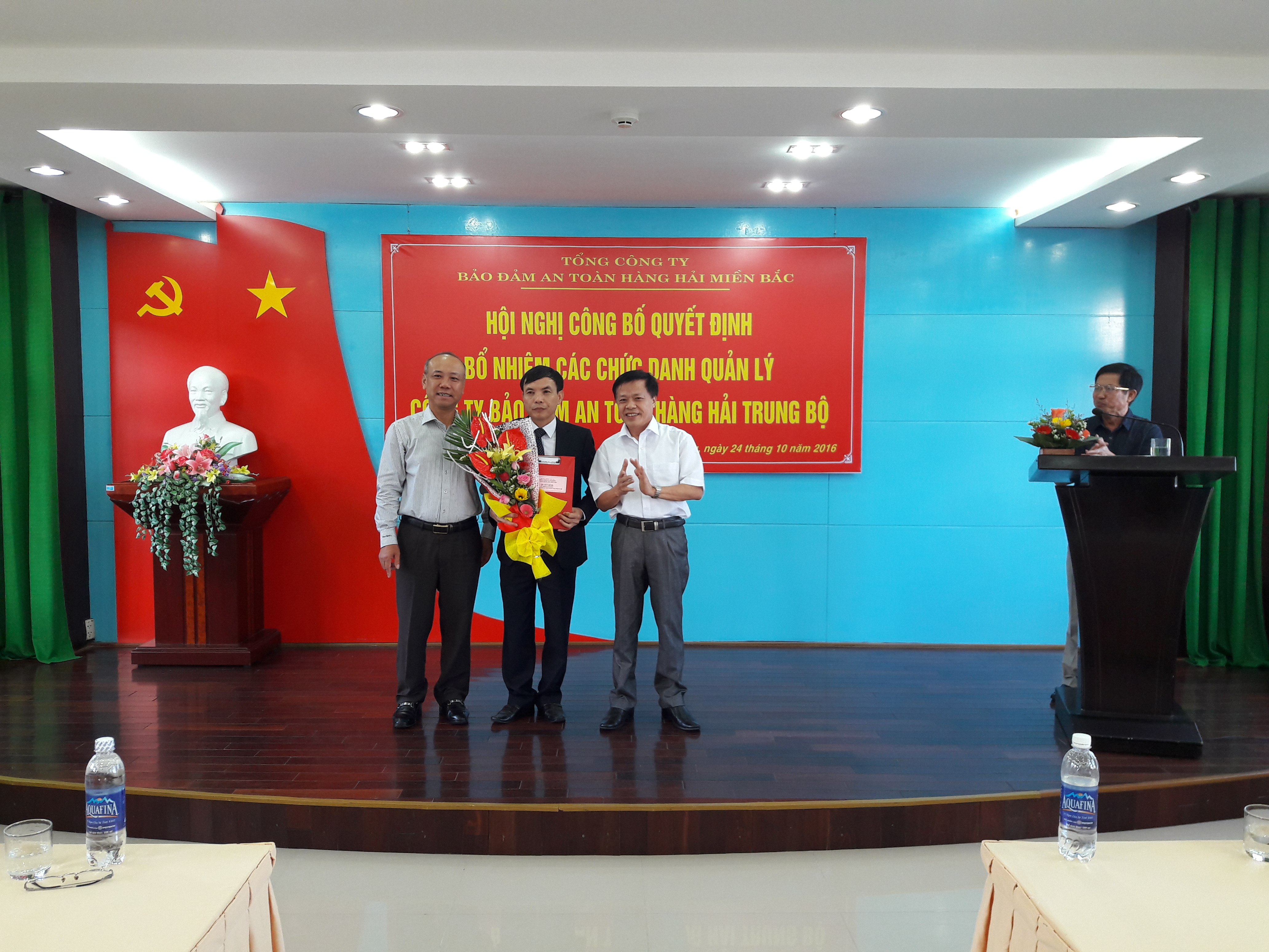 Hội nghị Công bố Quyết định bổ nhiệm chức danh Giám đốc, Phó Giám đốc Công ty Bảo đảm an toàn hàng hải Trung bộ 
