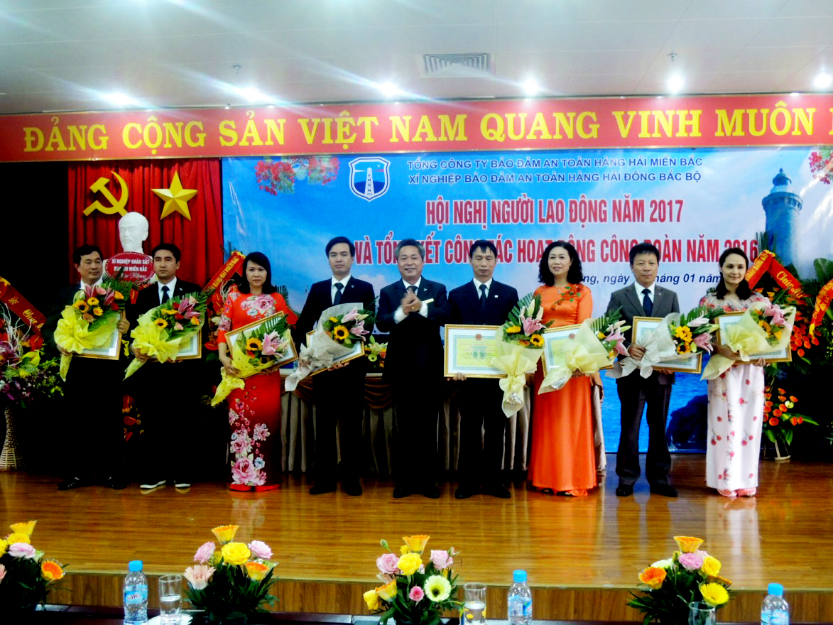 Xí nghiệp Bảo đảm an toàn hàng hải Đông Bắc Bộ tổ chức Hội nghị Người lao động năm 2017 và tổng kết công tác công đoàn năm 2016