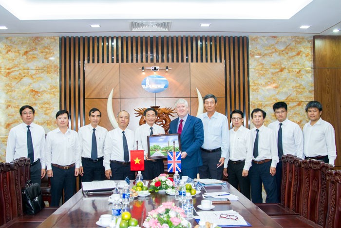 VMS-North và VMS-South tiếp đón Đoàn công tác UKHO