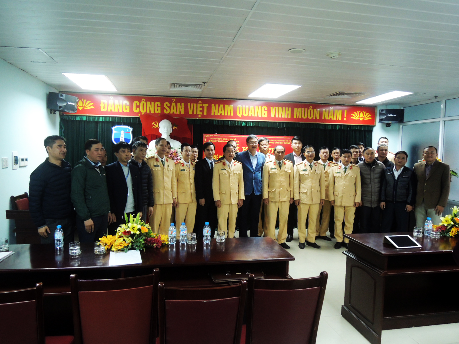 Lễ Ký kết Quy chế phối hợp về công tác Bảo đảm an toàn hàng hải, trật tự an toàn giao thông và trật tự xã hội trên các tuyến luồng Hải Phòng, Phà Rừng, Kênh Cái Tráp giữa Xí nghiệp Bảo đảm an toàn hàng hải Đông Bắc Bộ và Phòng Cảnh sát giao thông thủy