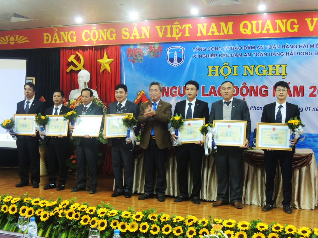 Xí nghiệp Bảo đảm an toàn hàng hải Đông Bắc Bộ tổ chức Hội nghị Người lao động năm 2018 