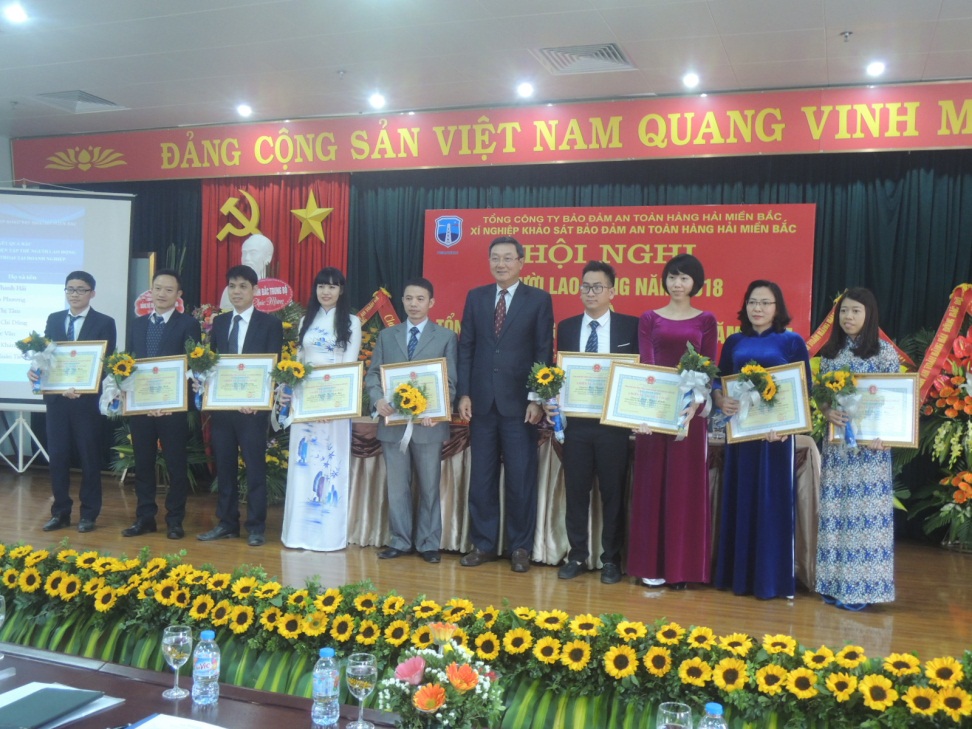 Xí nghiệp Khảo sát Bảo đảm an toàn hàng hải miền Bắc tổ chức Hội nghị Người lao động năm 2018 và tổng kết công tác công đoàn năm 2017
