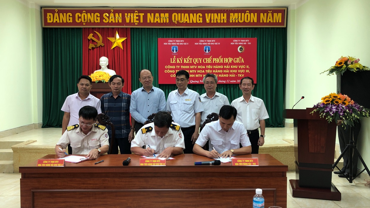 Lễ ký kết Quy chế phối hợp giữa Công ty TNHH MTV Hoa tiêu hàng hải khu vực II, Công ty TNHH MTV Hoa tiêu hàng hải khu vực III và Công ty TNHH MTV Hoa tiêu hàng hải TKV