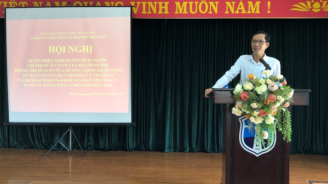 Tổng công ty Bảo đảm an toàn hàng hải miền Bắc tổ chức Lễ Chào cờ đầu tháng 8 năm 2019 và Hội nghị Quán triệt Nghị quyết số 45-NQ/TW, Chỉ thị số 35-CT/TW của Bộ Chính trị; Thông tri số 36-TT/TU, Chương trình hành động số 76-Ctr/Tu của Ban Thường vụ Thành ủy và Kế hoạch số 576-KH/ĐU của Ban Thường vụ