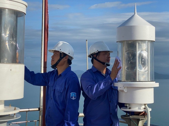 Tết “gác đèn” trên đảo không người ngụ cư