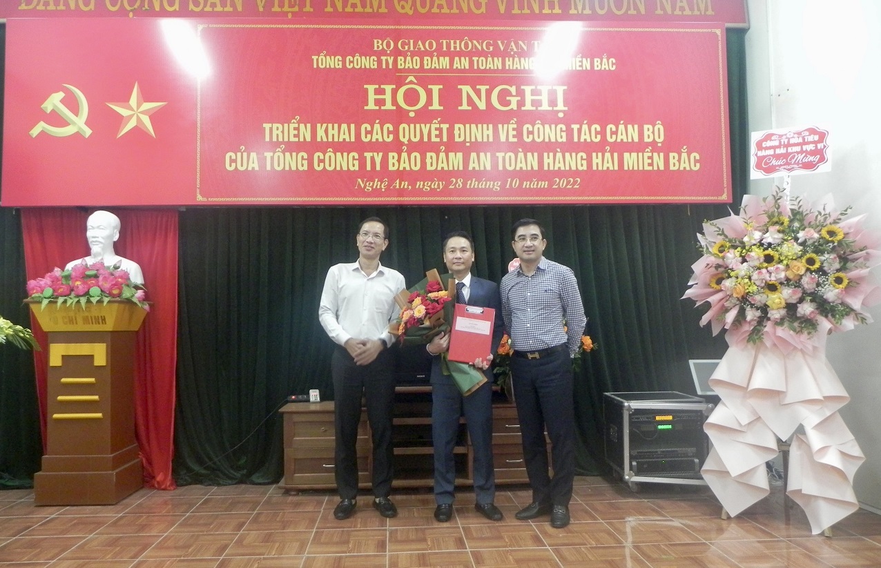 Hội nghị công bố Quyết định bổ nhiệm chức danh Giám đốc Bảo đảm an toàn hàng hải Bắc Trung Bộ