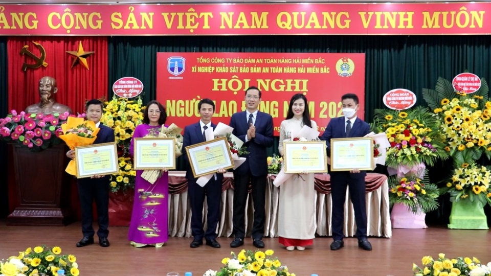 Xí nghiệp Khảo sát Bảo đảm an toàn hàng hải miền Bắc tổ chức Hội nghị người lao động năm 2022