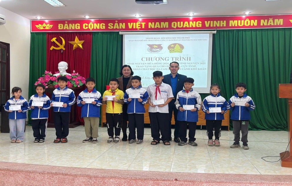 Đoàn thanh niên Tổng công ty Bảo đảm an toàn hàng hải miền Bắc tổ chức Chương trình tình nguyện mùa Đông và Xuân tình nguyện năm 2025