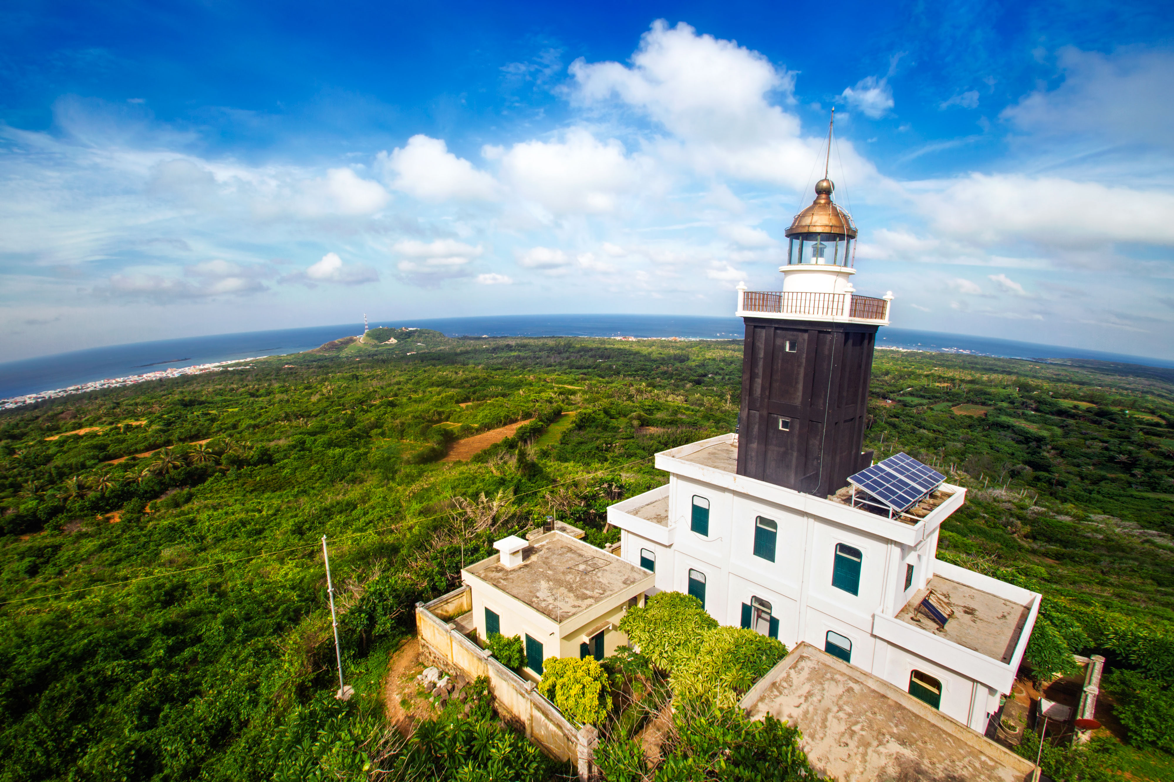 Công khai bất thường