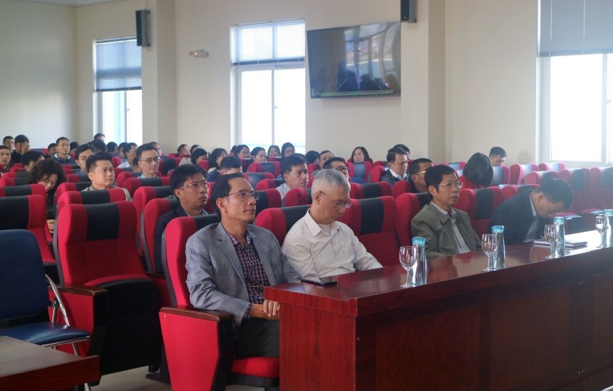 Đảng ủy Tổng công ty tham dự Hội nghị toàn quốc nghiên cứu, học tập, quán triệt, tuyên truyền, triển khai tổng kết việc thực hiện Nghị quyết số 18-NQ/TW của Ban Chấp hàng Trung ương Đảng khóa XII; Báo cáo tình hình kinh tế xã - hội năm 2024 và tháo gỡ những điểm nghẽn, nút thắt về thể chế